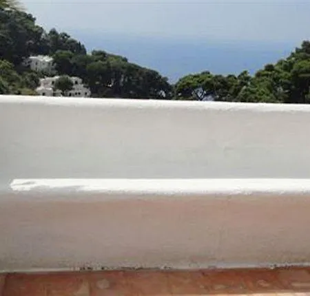 Calypso Bed & Breakfast 2*