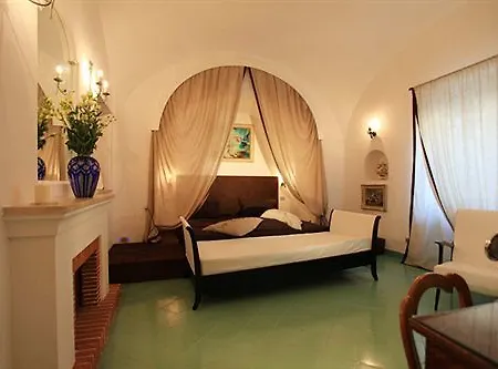 Calypso Bed & Breakfast 2*