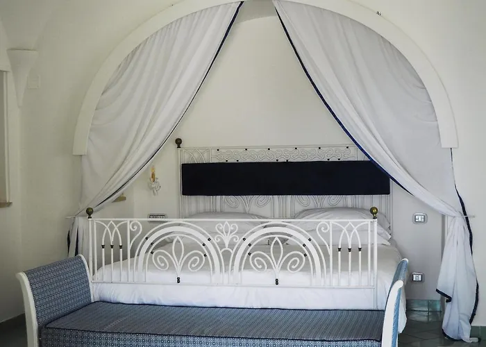 Calypso Bed & Breakfast 4*