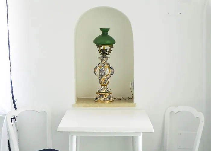 Calypso Bed & Breakfast 4*