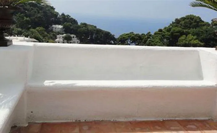 Calypso Bed & Breakfast 4*