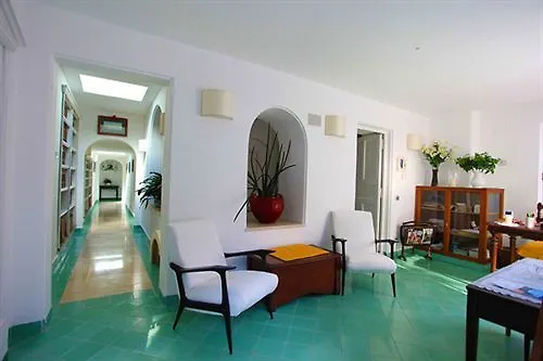 Calypso Bed & Breakfast 4*